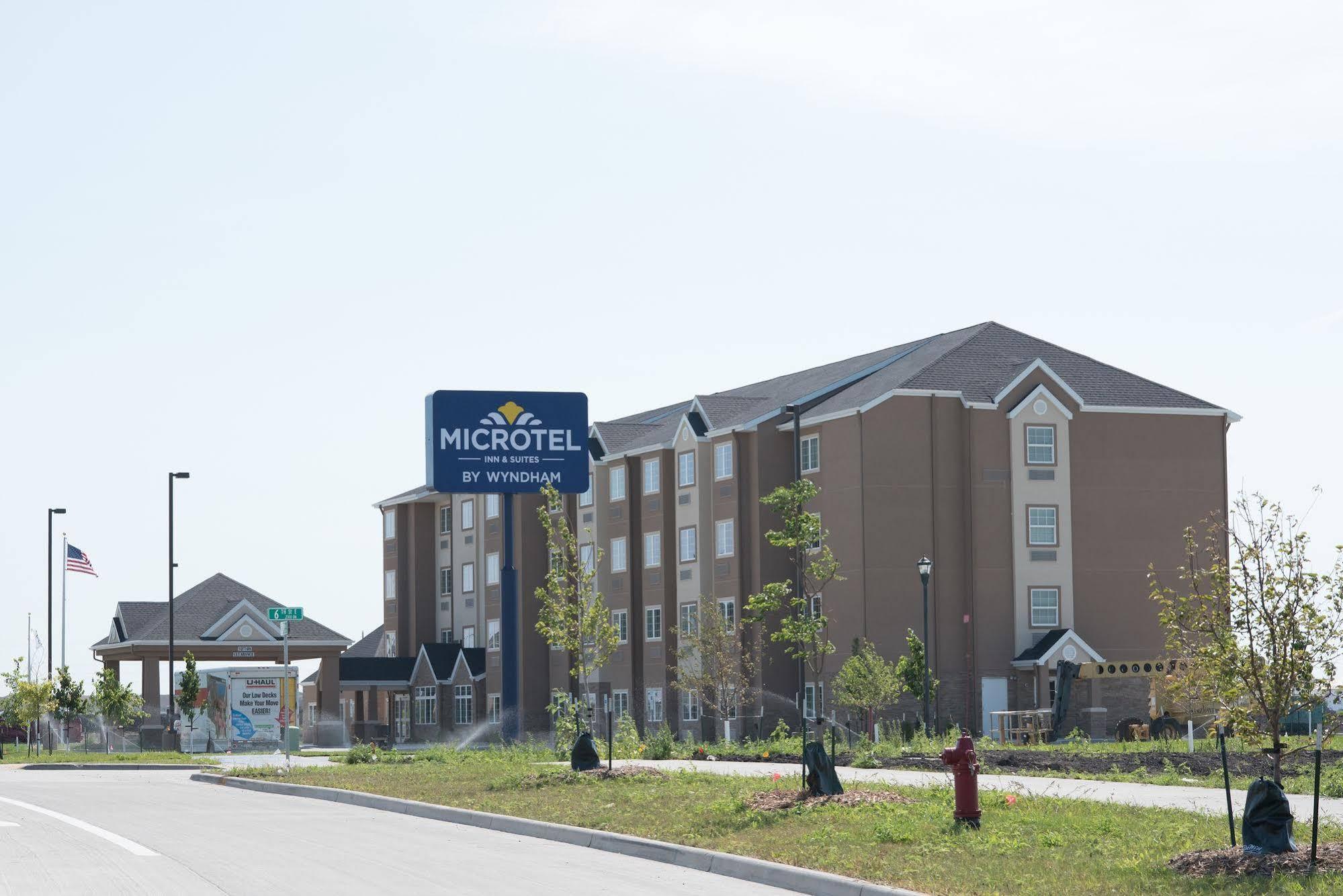 Microtel Inn & Suites By Wyndham West Fargo Near Medical Center Exterior foto