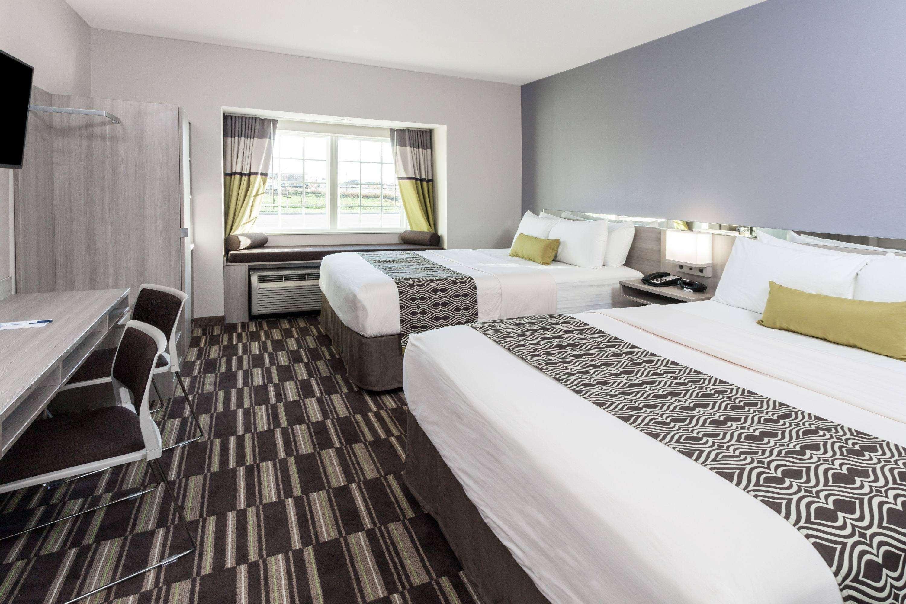 Microtel Inn & Suites By Wyndham West Fargo Near Medical Center Exterior foto